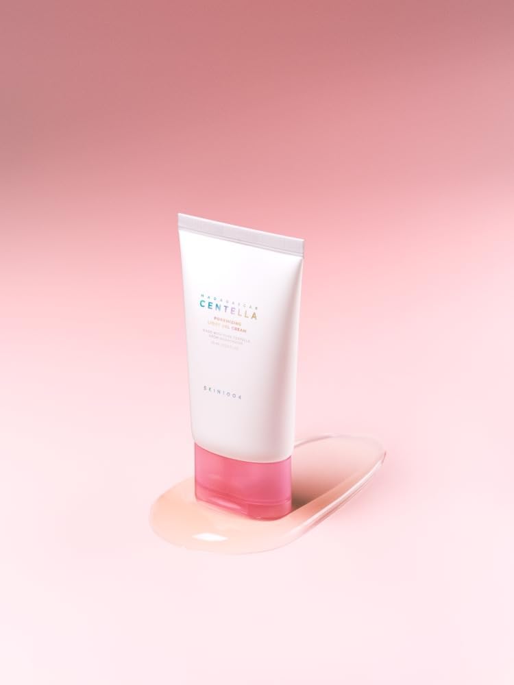 SKIN1004 Madagascar Centella Pore Minimizing Light Gel Cream in a jar, showing its smooth texture and lightweight formula.