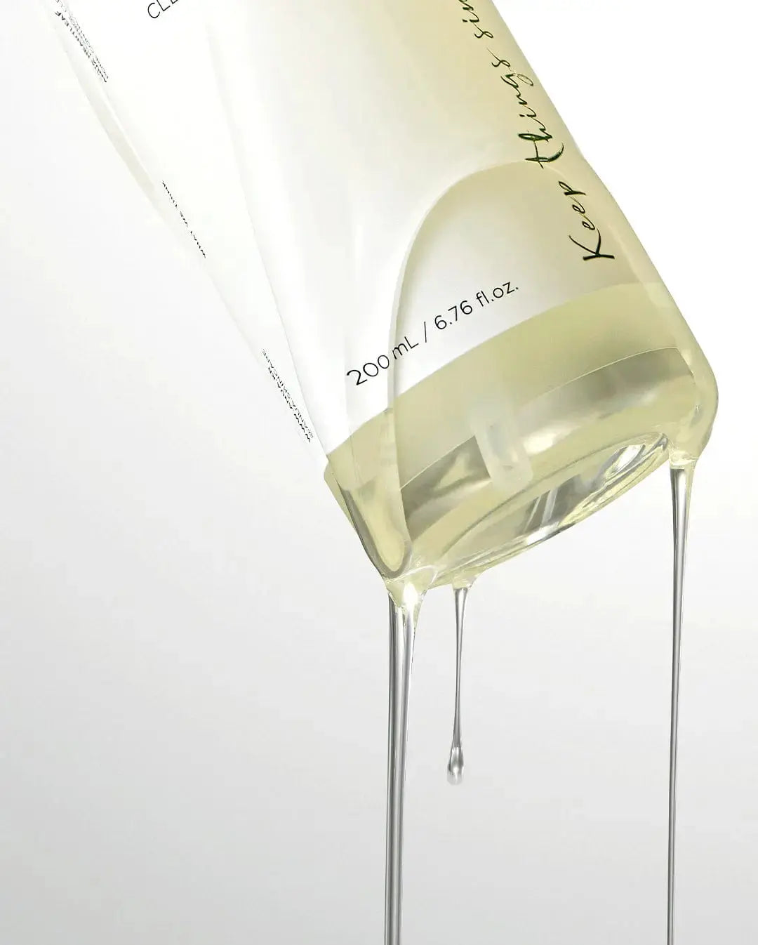 ANUA Heartleaf Pore Control Cleansing Oil 200ml bottle with pump dispenser for deep cleansing and pore care.