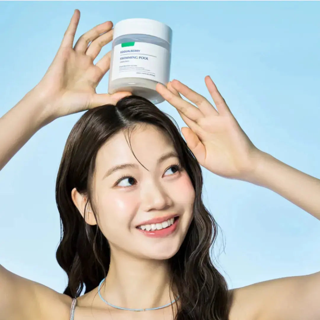 EQQUALBERRY Vegan Swimming Pool Toner Pads, 70 pads in a 220 ml container, designed for maintaining pool water quality.