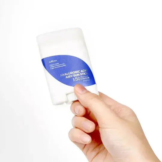 ISNTREE Hyaluronic Acid Airy Sun Stick 22ml applying lightweight, hydrating sun protection on skin, compact and easy to use.