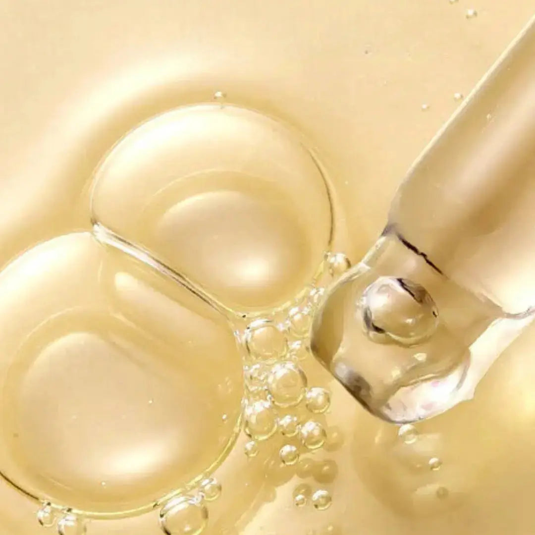 Medicube AGE-R Vita C Pro Ampoule 20 ml featuring brightening vitamin C serum in a clear glass bottle with a dropper cap.