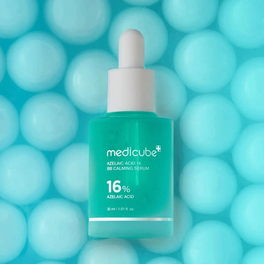 Medicube Azelaic Acid 16% BB Calming Serum in 30 ml bottle, showcasing the product packaging and label.