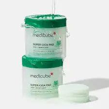 Medcube Super Cica Pad toner pads, 70 pcs, soft cotton pads for soothing skincare and gentle toning.