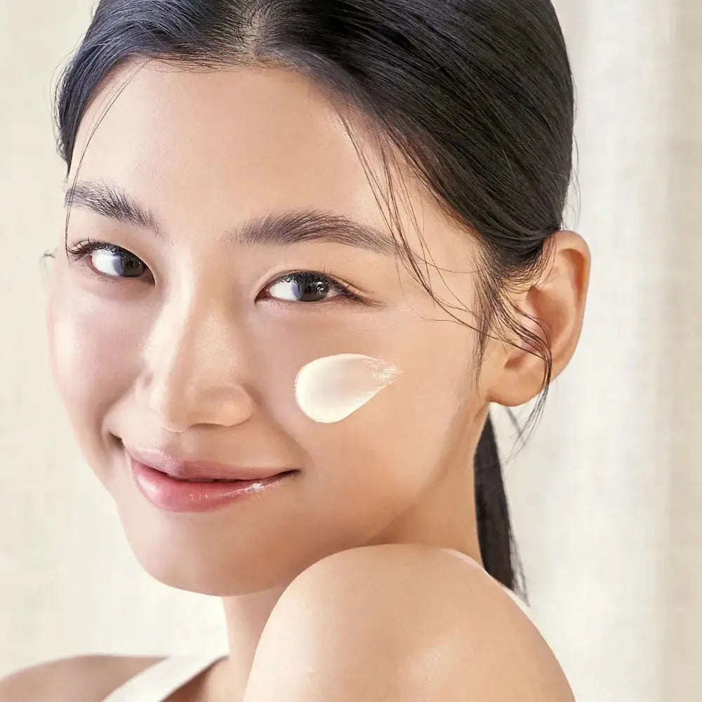 PURITO Wonder Releaf Daily Sun Lotion 60 ml, a lightweight sunscreen bottle from PURITO SEOUL with protective sun care.
